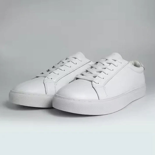 TRIPLE WHITE SNEAKER - UITVERKOOP